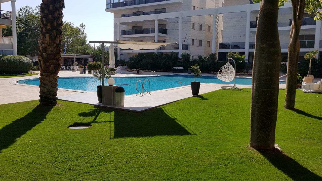 Apartamento דירת גן פונה לבריכה - Pool Garden View Eilat Exterior foto